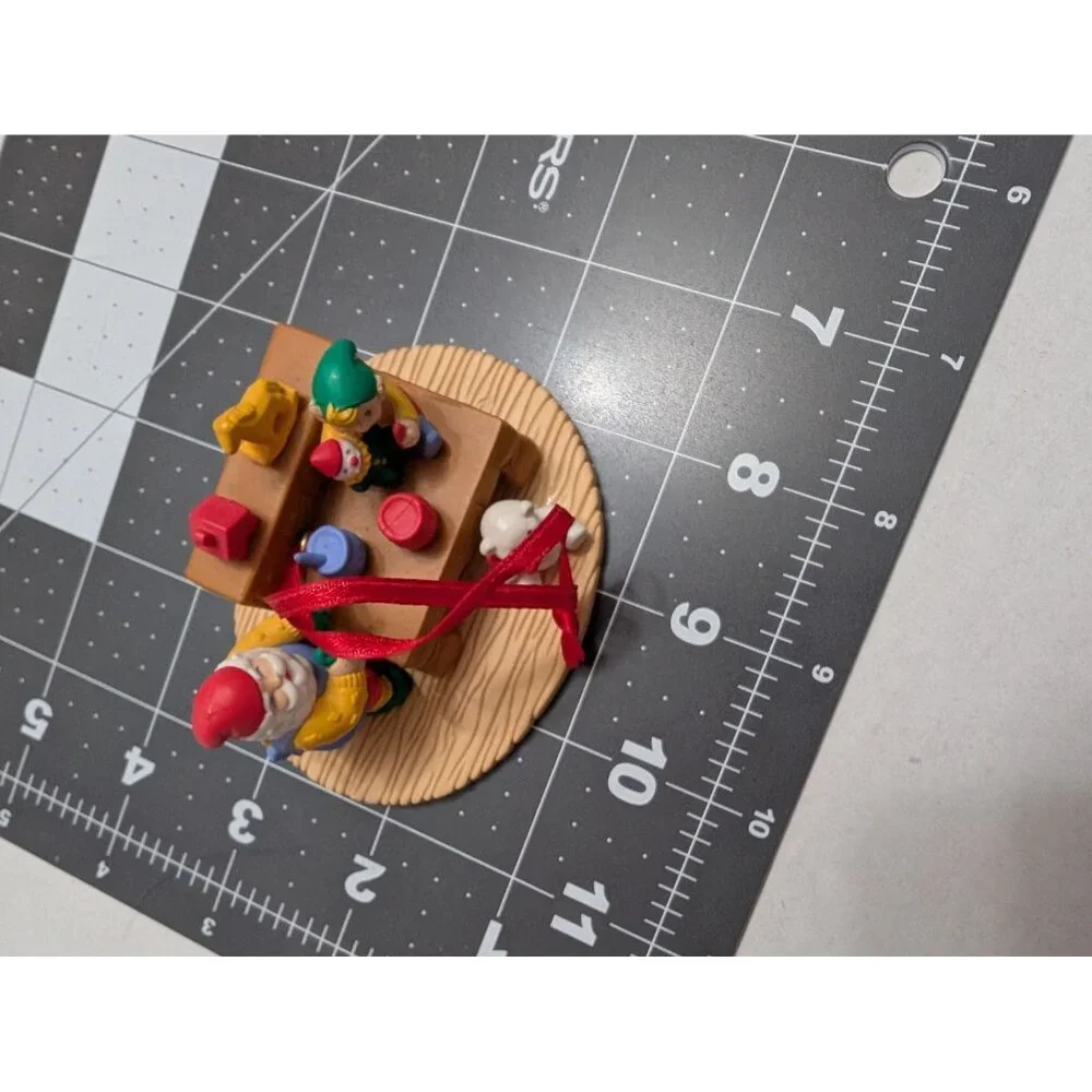 Avon Christmas with Santa in the Workshop‎ molded plastic ornament vtg w/ box